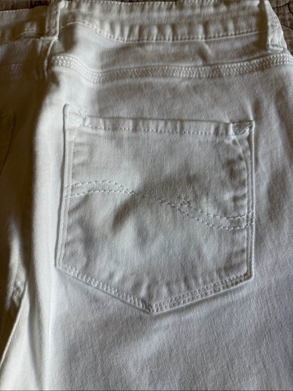 Lee White Cropped Jeans - Women - Picture 8 of 10